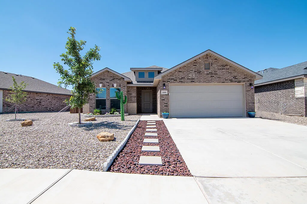 3 bed, 2.0 bath, 1668 sqft, $2,700 — Photo 1