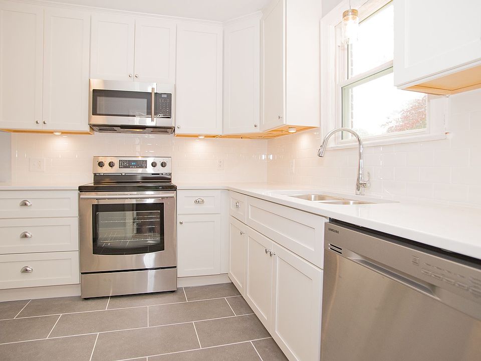 2nd image of 108 Hardy Pl