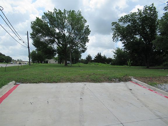 3rd image of 435 E Audie Murphy Pkwy