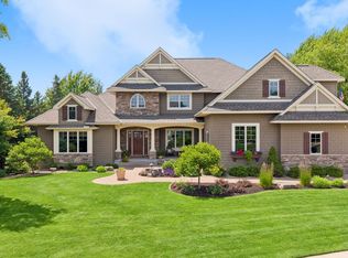 2932 Fairway Dr, Chaska, MN 55318