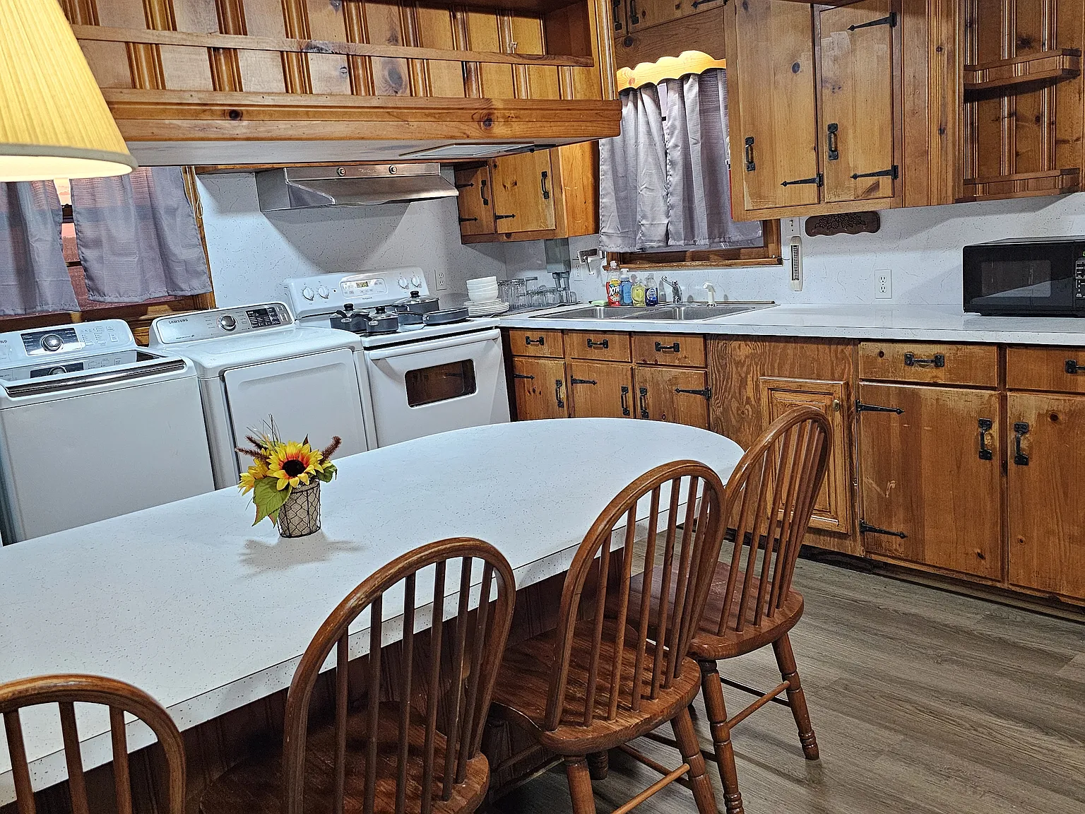 2 bed, 837 sqft, $1,750 — Photo 3