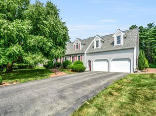 7 Lakeview Cir, Sutton, MA 01590