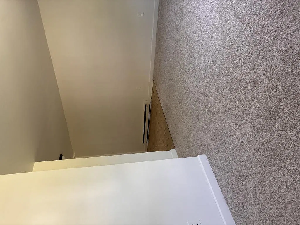115 Ruhle Rd N — Photo 2