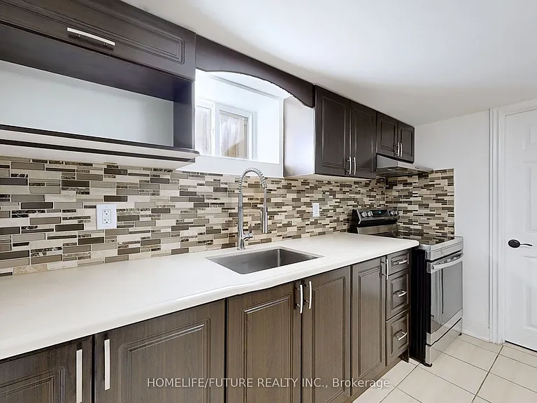 43 Densgrove Rd #BASEMENT — Photo 12