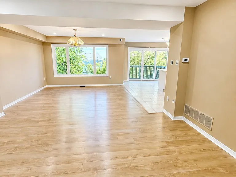 162 Widdifield Ave — Photo 8