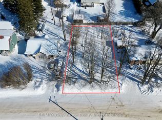 15 Tackabury St, Northern Bruce Peninsula, ON N0H 1W0
