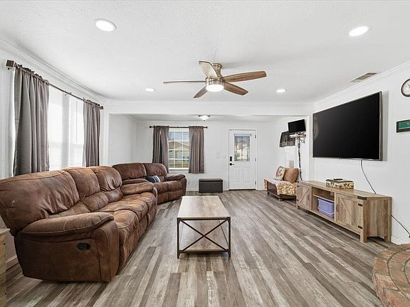 5th image of 1939 1st Ave