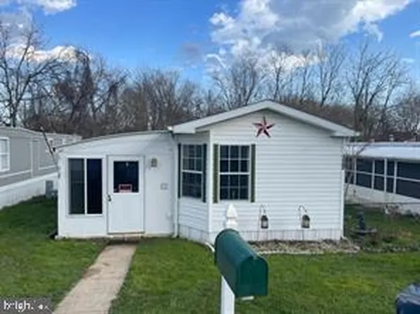 122 Judywood Ln, Essex, MD 21221