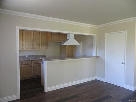 4th image of 122 N Oak Ave APT D