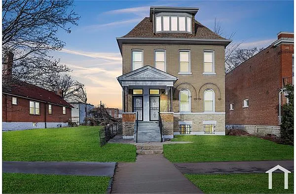 3017 Keokuk St Unit 2F photo 1