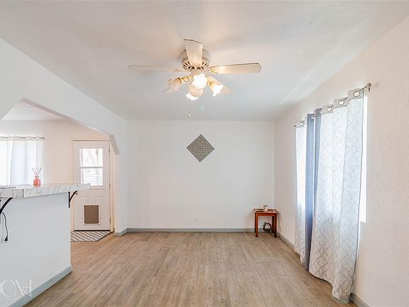 5th image of 2234 S Walnut Ave