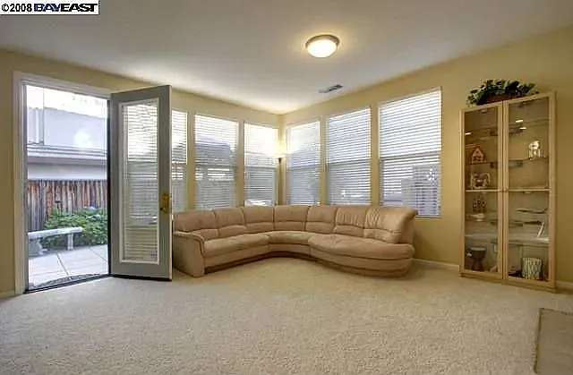 5838 Shadow Hill Dr — Photo 9