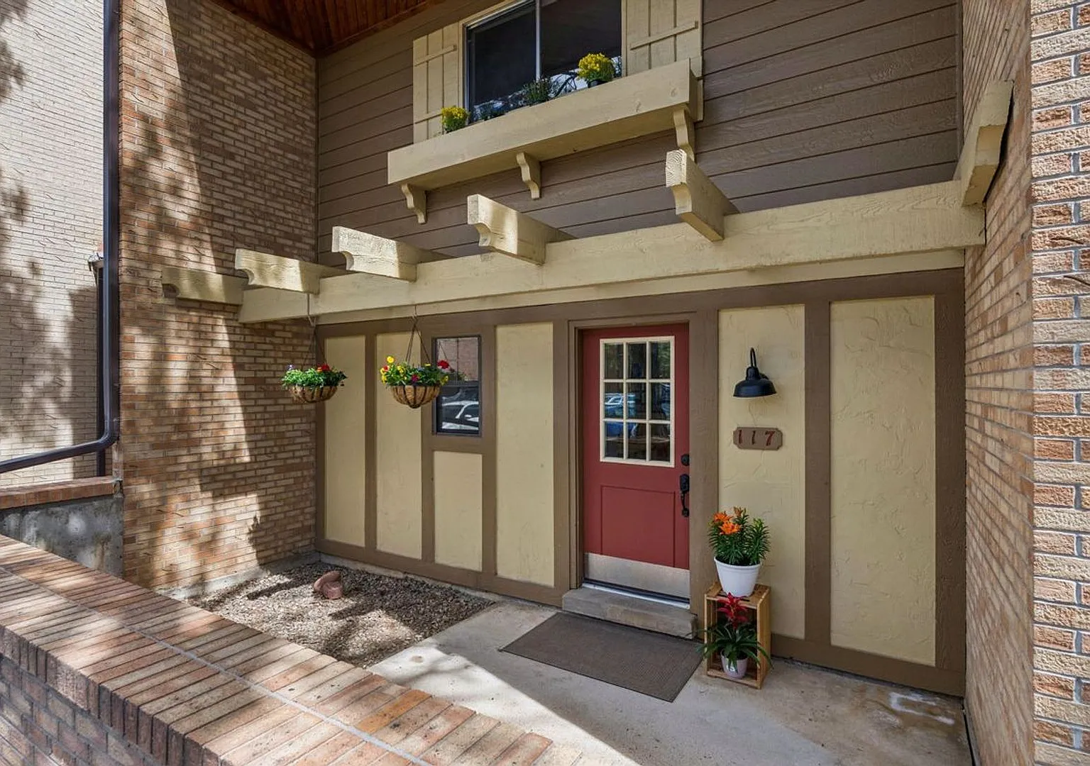 Completely Renovated 3 Bedroom Condo In The Wimbledon Now Available ! — Photo 3
