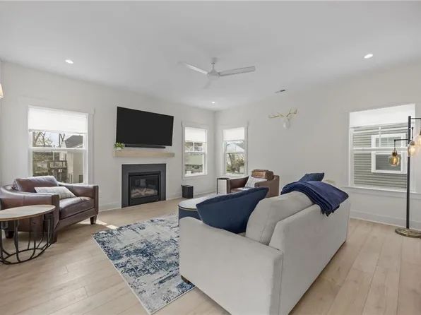712 14th St #B, Virginia Beach, VA 23451