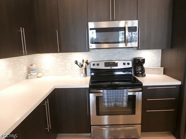 3 bed, 2.0 bath, 1305 sqft, $4,500 — Photo 3