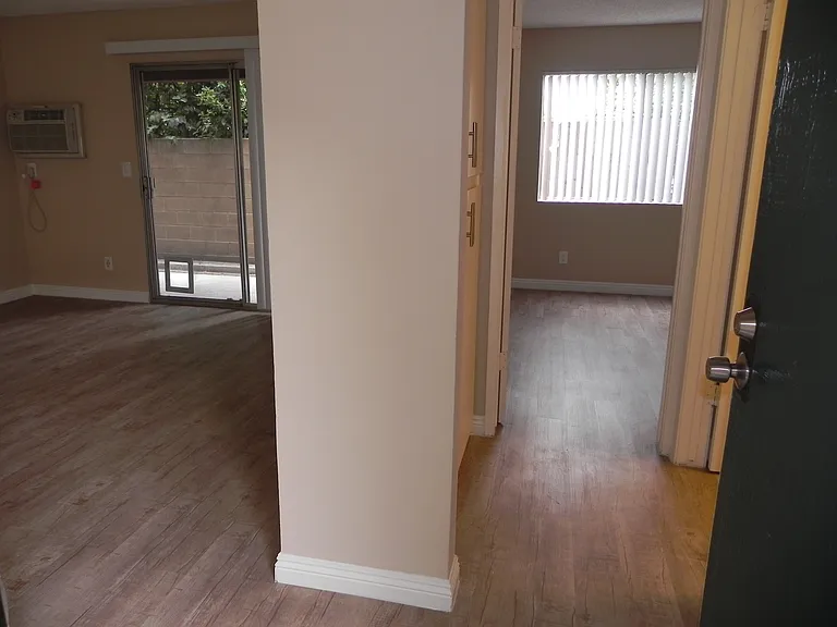 Chapman Villas Apartments — Photo 72