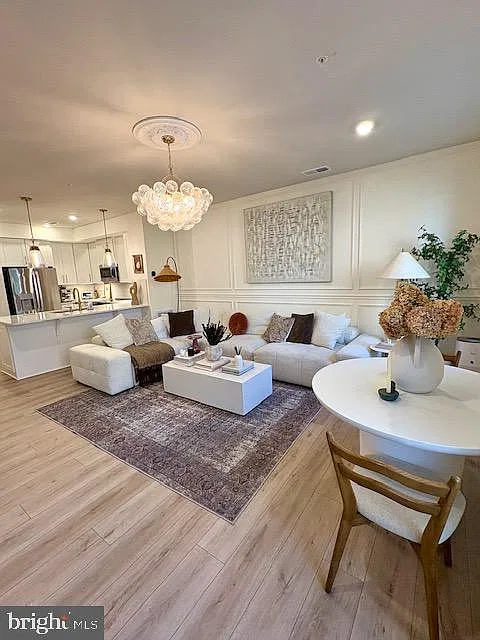 3 bed, 2.5 bath, 1610 sqft, $3,300 — Photo 4