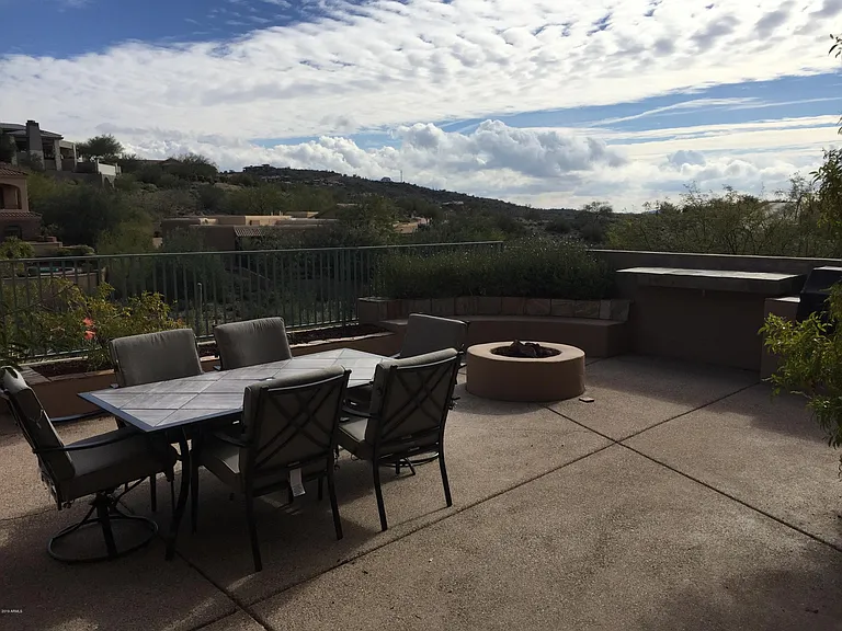 9715 N Azure Ct #3 — Photo 3