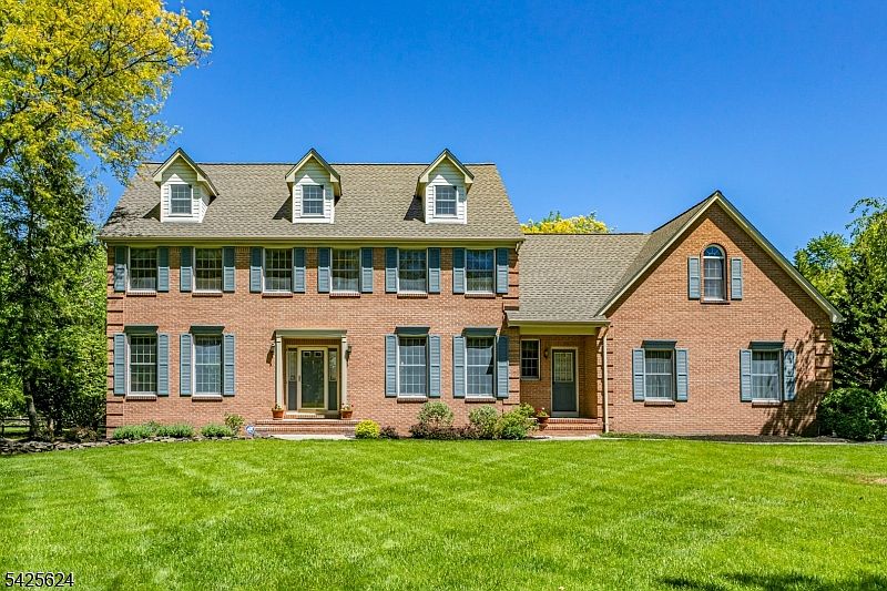 1st image of 51 Fieldstone Rd