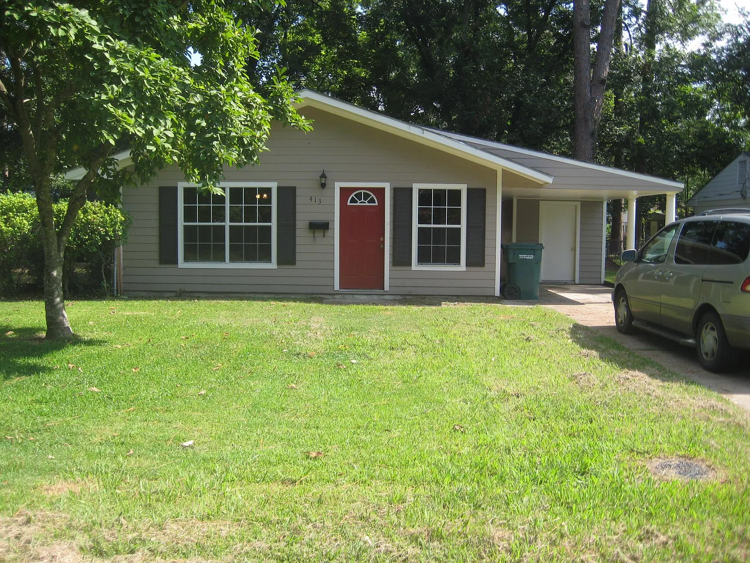 413 Eason Pl — Photo 1