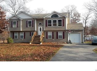 108 Whiskey Rd, Middle Island, NY 11953