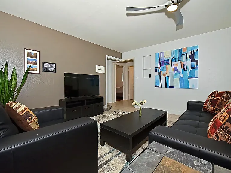 422 N Baldwin St — Photo 7