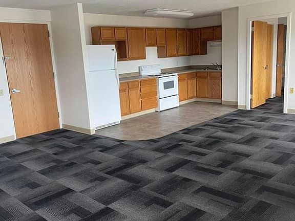 3rd image of 213 Horace Greeley Ave #1