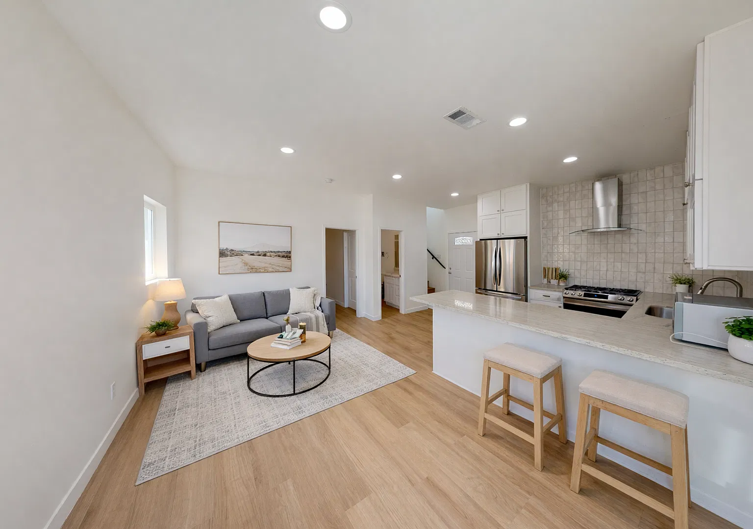 Newer Build! 4BD/2BA on 63rd — Photo 4