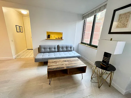 Rented by Tabak Real Estate | media 21