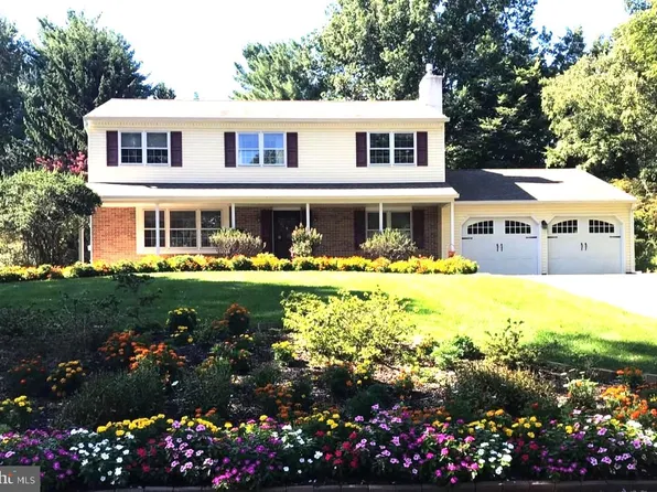 345 Colonial Ave, Collegeville, PA 19426