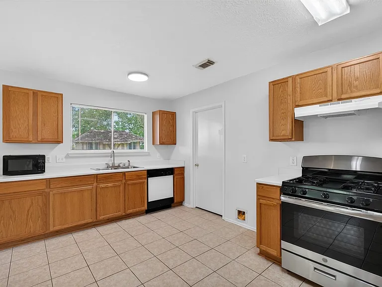 1208 Cambay Dr — Photo 14