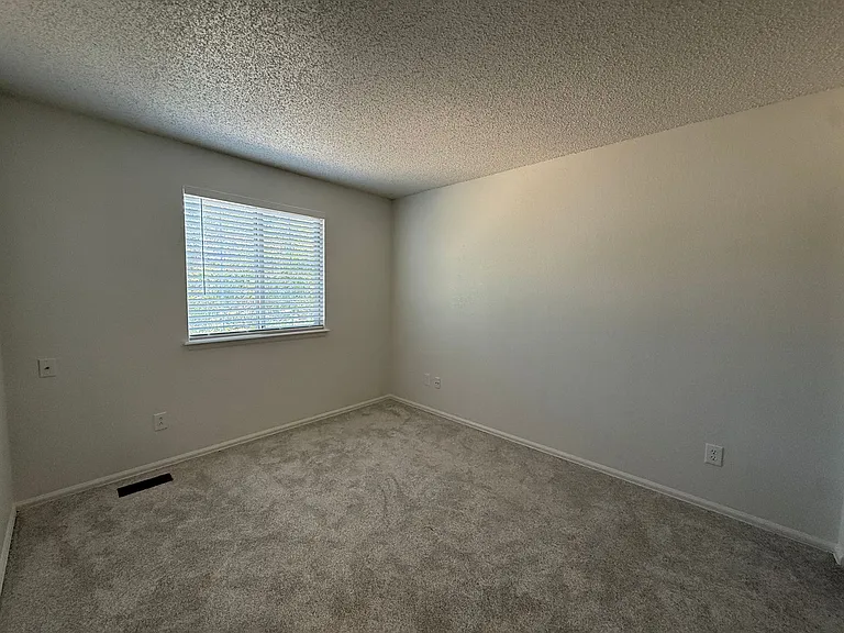 4810 Ardley Dr — Photo 16