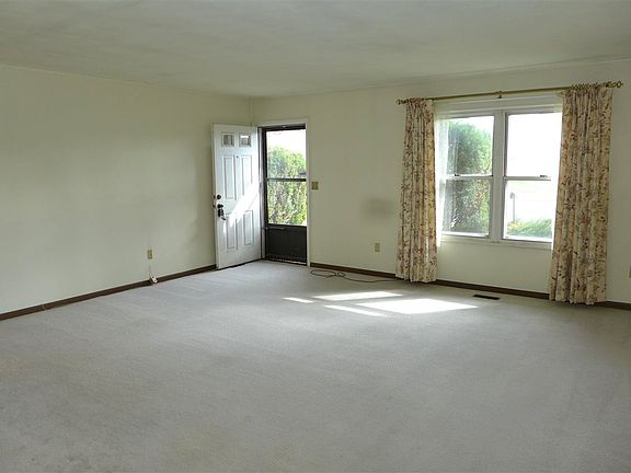 5th image of 3211 W Reservoir Blvd