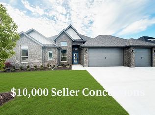 2405 Salmon St, Pea Ridge, AR 72751