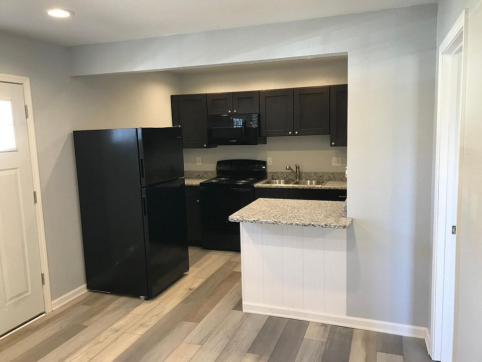 2nd image of 1100 N 4th St APT 4