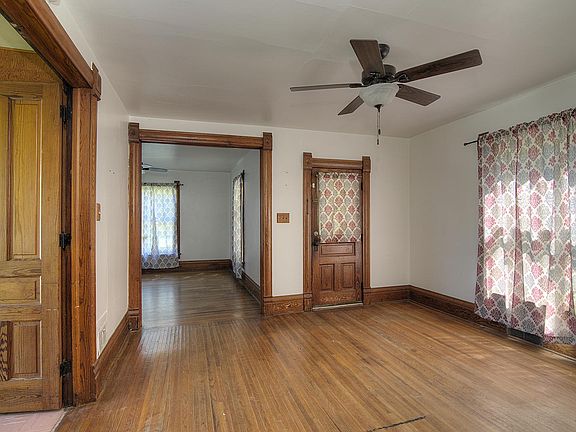 2nd image of 527 N Washington Ave