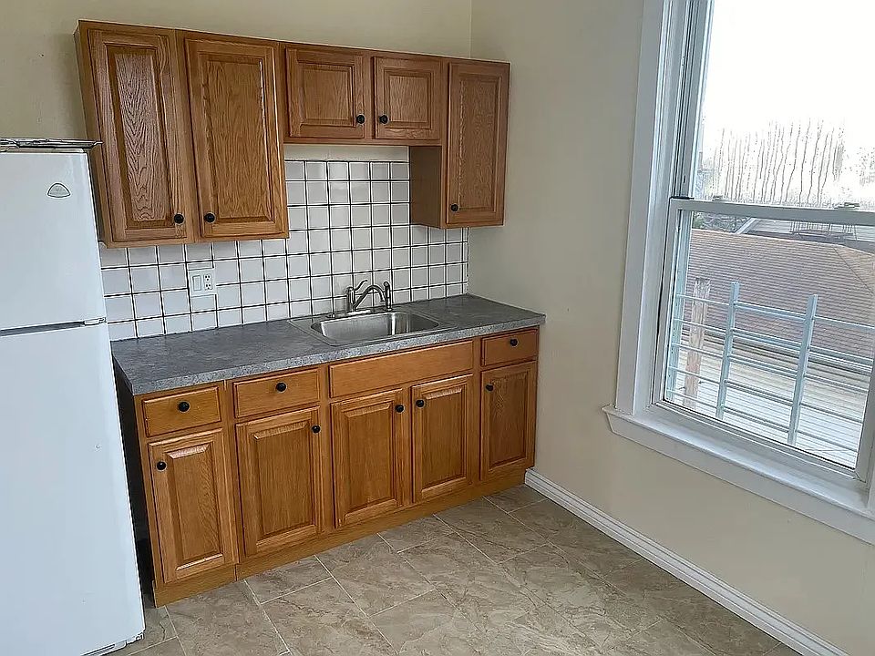 1st image of 208-13 Jamaica Ave #2B