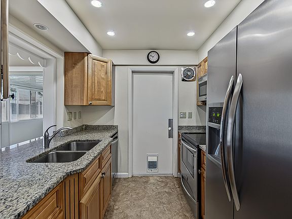 2nd image of 2581 E Golf Boulevard