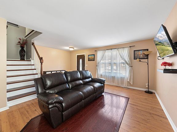 3rd image of 1148 Greensfield Dr