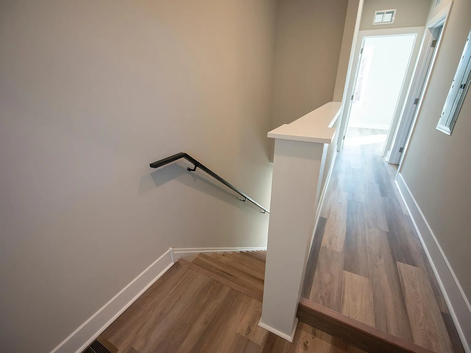3 bed, 1250 sqft, $1,900 — Photo 4