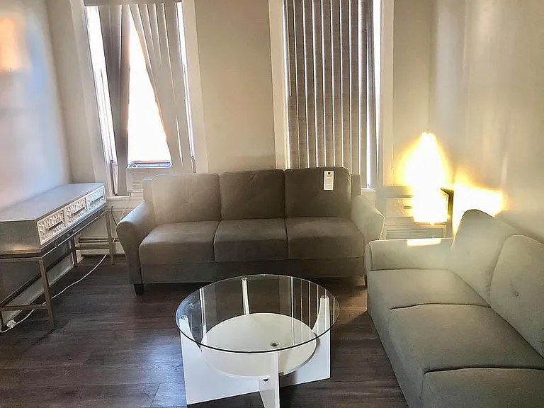 312 E Seneca St #3 — Photo 3