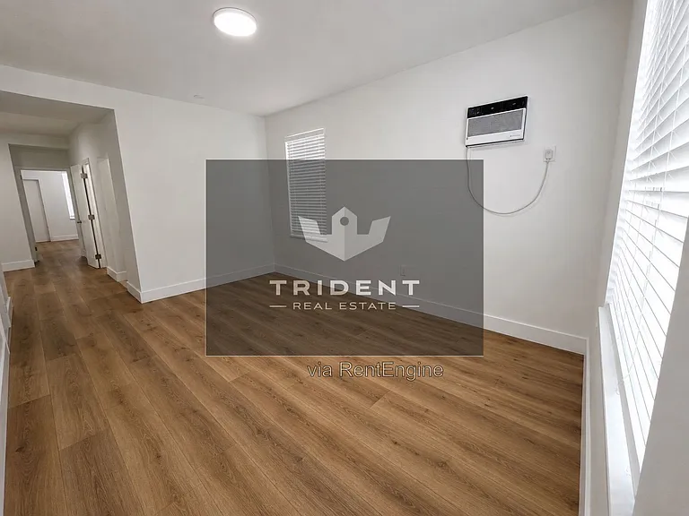 1030 Jefferson Ave #5 — Photo 3