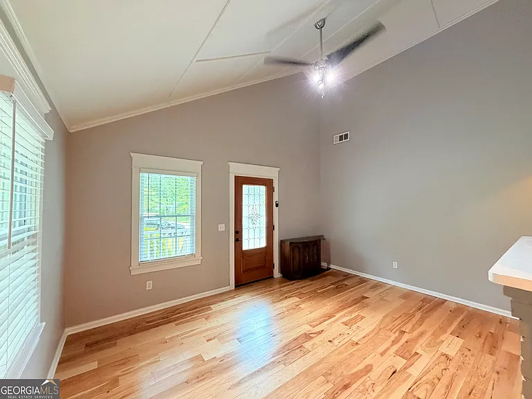 1894 North Ave NW — Photo 3