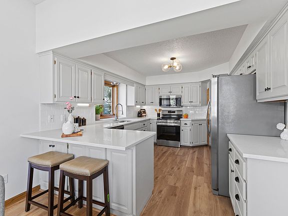5th image of 5619 Dunlap Ave