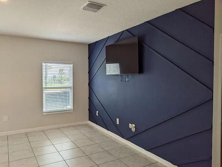 605 Lychee Ln — Photo 4