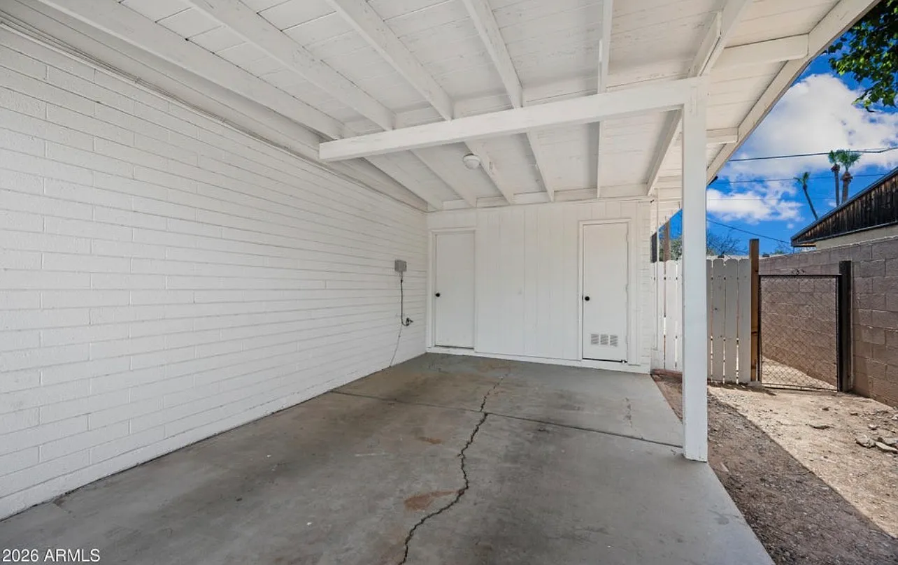 4 bed, 1981 sqft, $3,300 — Photo 2