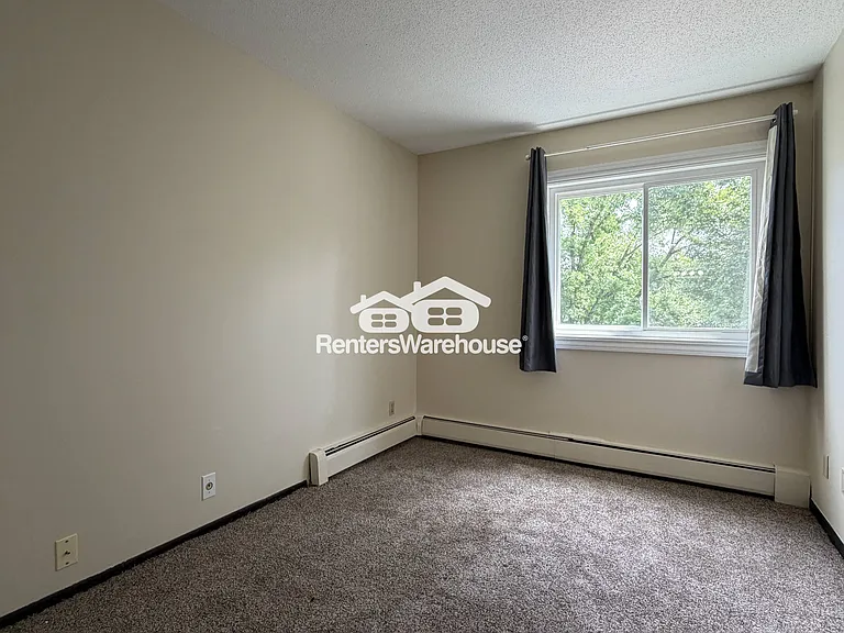 1601 N Innsbruck Dr #302 — Photo 11