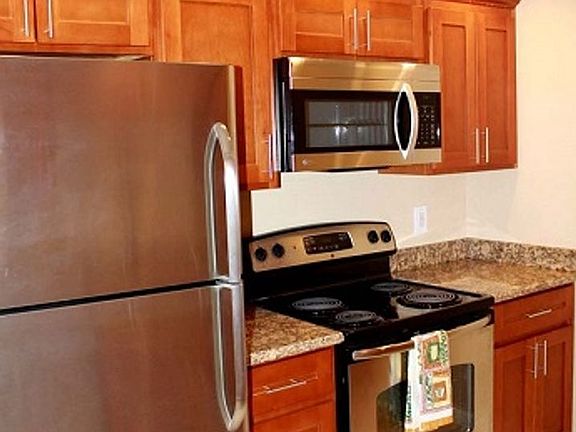 3rd image of 808 Opal Dr APT 3
