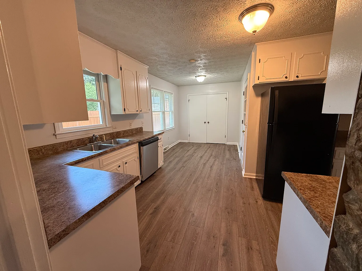 3 bed, 1700 sqft, $1,900 — Photo 4