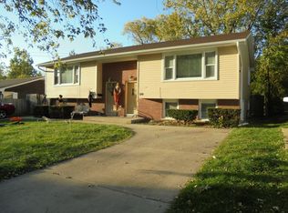 320 Pine Ave #1, Aurora, IL 60505